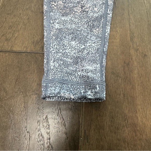 Lululemon Patterned Gray Leggings - Picture 6 of 13